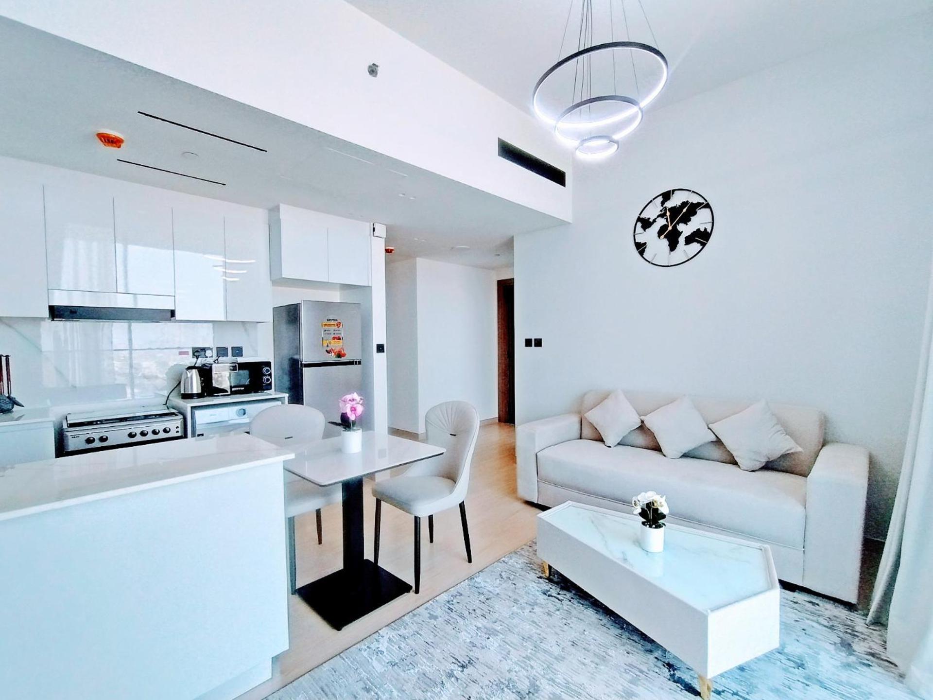 Rbe Vacation Homes-enjoy Marina View- Binghatti Corner Apartment *